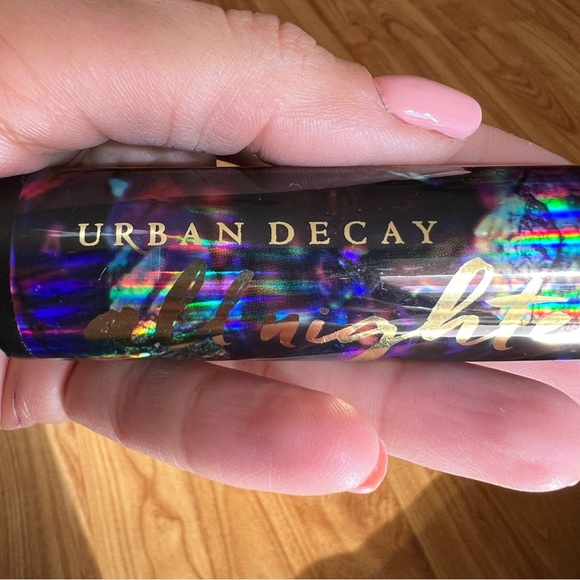 Urban Decay makeup setting spray - Picture 2 of 3